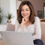 Chatear 50 con mujeres maduras online y sin complicaciones